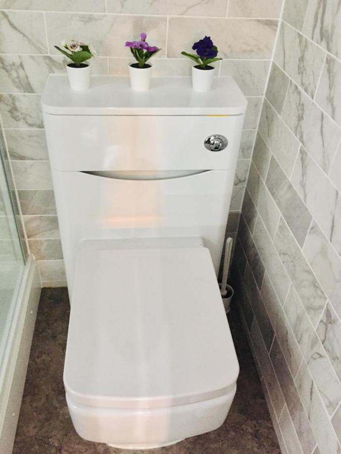 Morden Central Self Contained Flat By Cozynest Reading Bagian luar foto