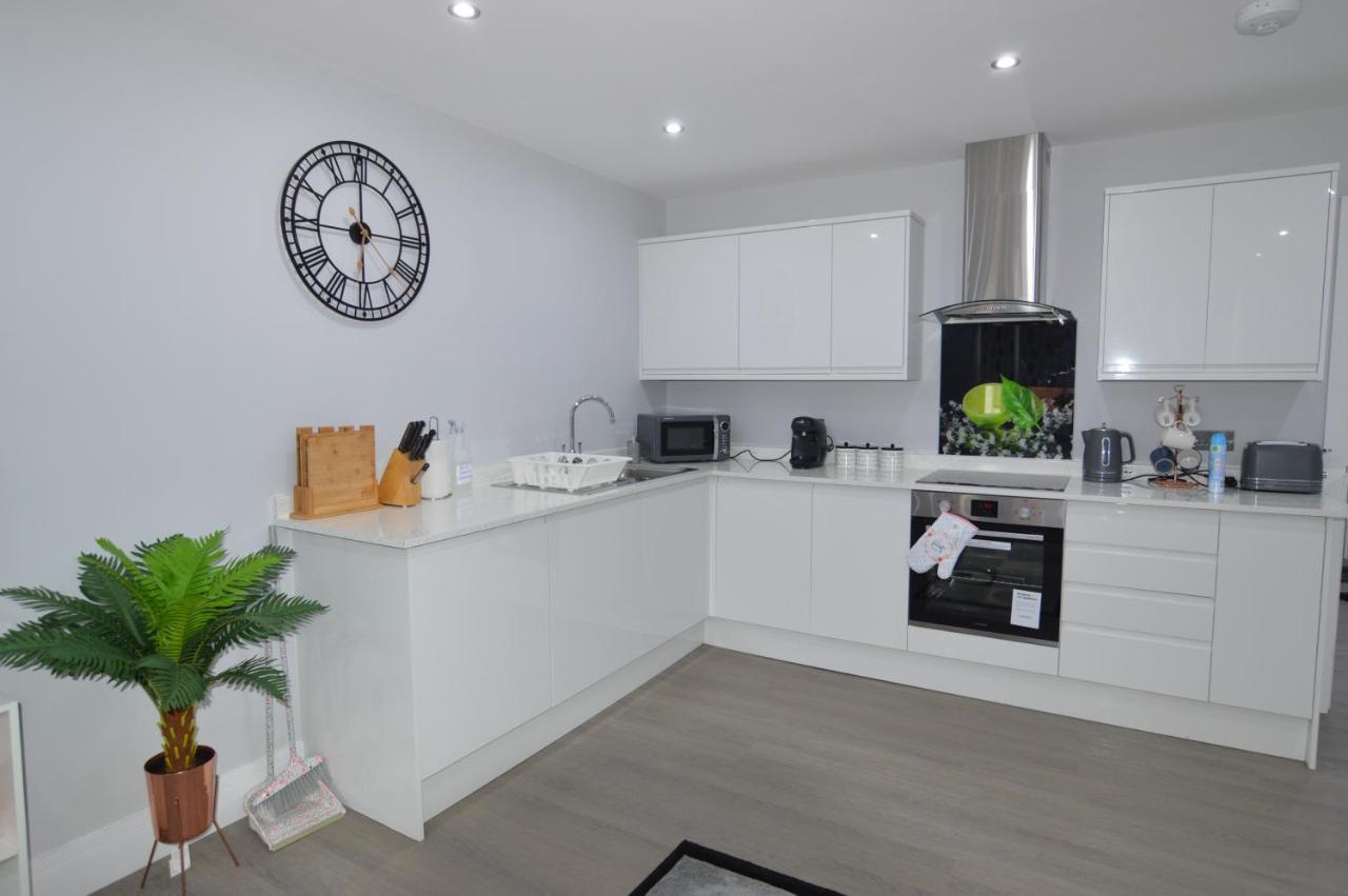 Morden Central Self Contained Flat By Cozynest Reading Bagian luar foto
