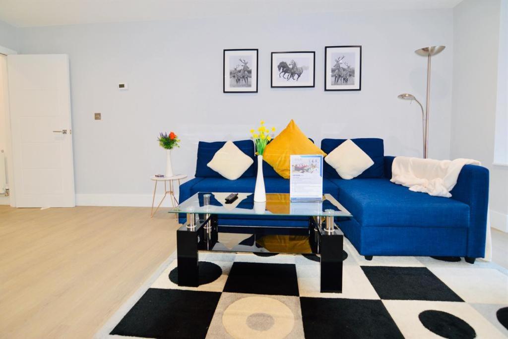 Morden Central Self Contained Flat By Cozynest Reading Bagian luar foto