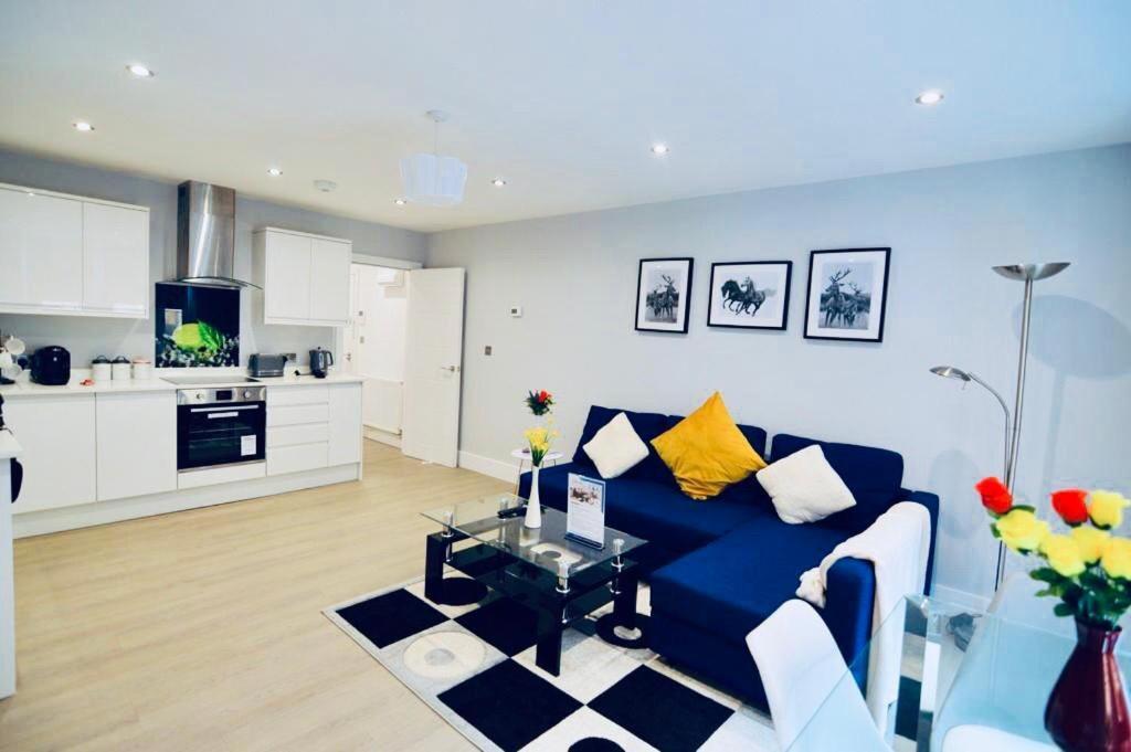 Morden Central Self Contained Flat By Cozynest Reading Bagian luar foto